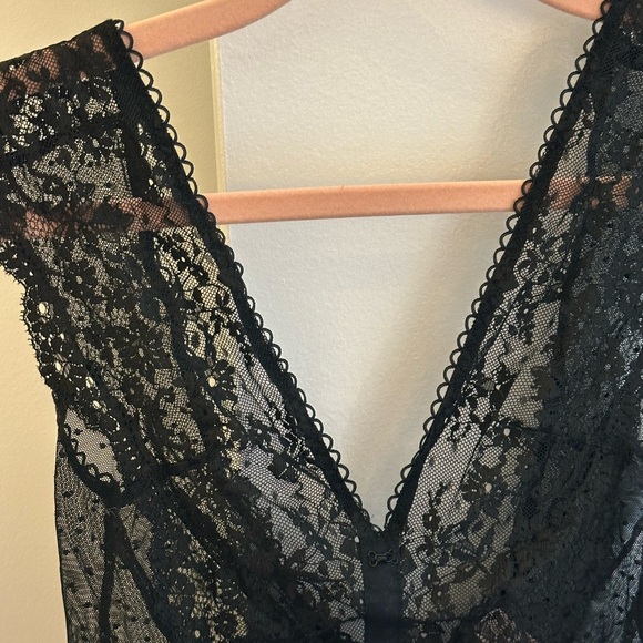 Victoria's Secret Black Lace Teddy size S - Picture 2 of 6